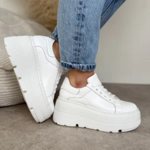 Białe skórzane sneakersy damskie LULA 02 na platformie, ręcznie szyte w polskiej manufakturze.