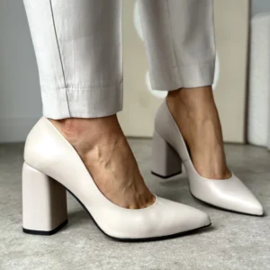 LULA 41 beżowe czółenka na słupku skóra naturalna