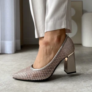 LULA 62 beżowo złote cekinowe czółenka damskie na słupku