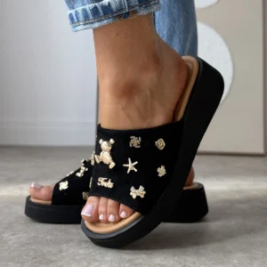 LULA 71 czarne klapki skóra zamsz z złotymi ozdobami