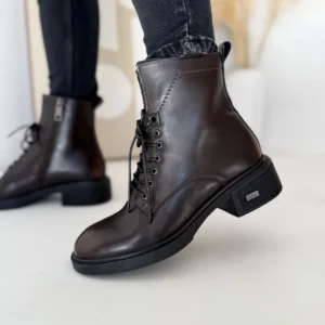 Brązowe botki skórzane damskie LULA 109 z naturalnej skóry licowej, na obcasie 4 cm, z sznurowaniem i bocznym zamkiem, ocieplane kocem obuwniczym.