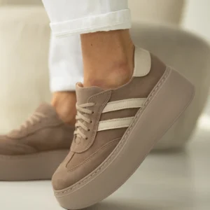 Sneakersy skórzane taupe premium LULA 111 – stylowy model na beżowo-taupe platformie
