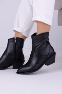 Czarne skórzane kowbojki damskie LULA 168 polskiej produkcji ze ściętym noskiem i obcasem 5,5 cm