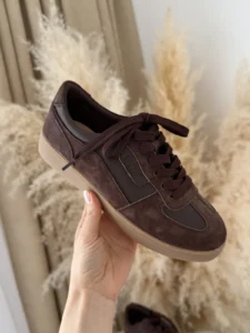 Brązowe skórzane trampki damskie LULA 170 z naturalnego zamszu na platformie 3 cm, lekkie sneakersy do codziennych stylizacji.