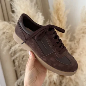 Brązowe skórzane trampki damskie LULA 170 z naturalnego zamszu na platformie 3 cm, lekkie sneakersy do codziennych stylizacji.