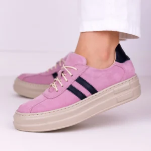 Skórzane sneakersy damskie LULA 176 z włoskiej skóry welurowej w kolorze pudrowego różu z granatowymi wstawkami, polska produkcja ręcznie szyta.