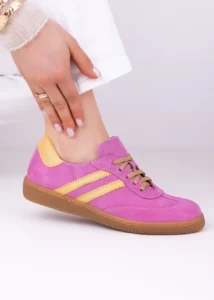 Oliwkowe skórzane trampki damskie LULA 173 z naturalnej skóry welurowej – ręcznie szyte polskie buty na gumowej podeszwie.