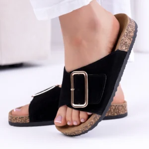 Czarne skórzane klapki damskie LULA 181 na platformie z ozdobną klamrą